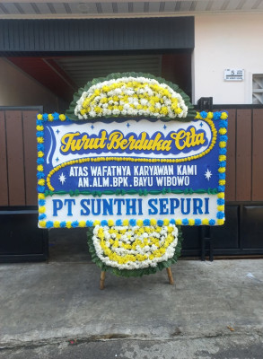 Papan Bunga Duka di Bumi Beringin